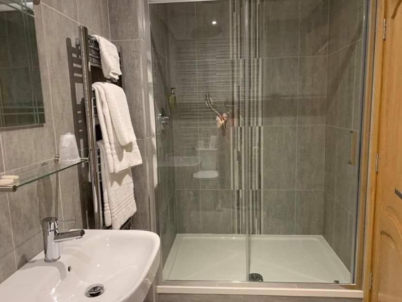 Victoria Hotel Керколді Екстер'єр фото