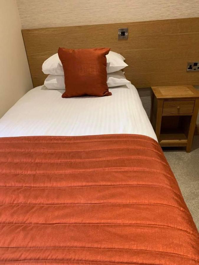 Victoria Hotel Керколді Екстер'єр фото