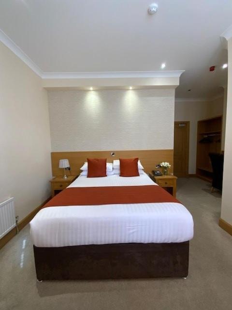 Victoria Hotel Керколді Екстер'єр фото
