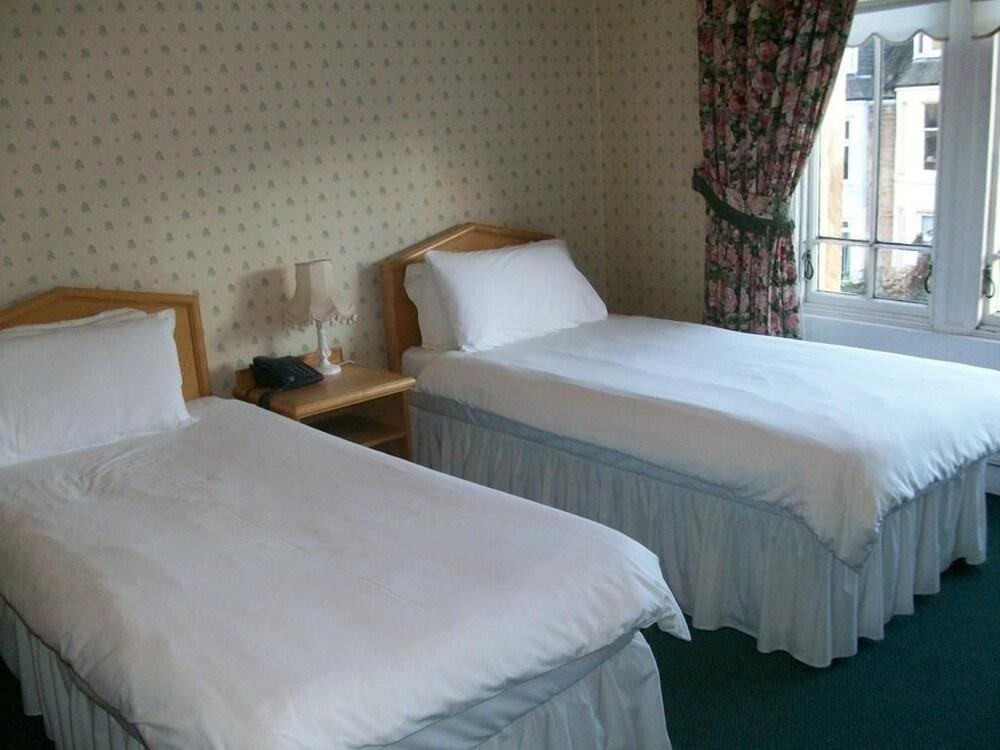 Victoria Hotel Керколді Екстер'єр фото
